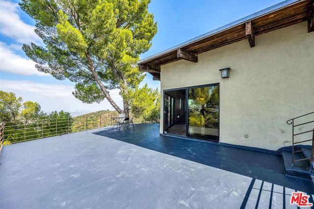 8630 Skyline Drive, Los Angeles, CA 90046