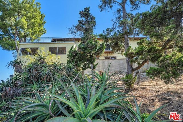 8630 Skyline Drive, Los Angeles, CA 90046