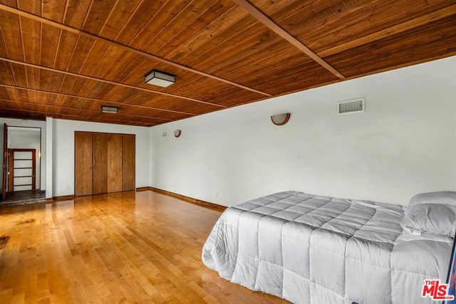 8630 Skyline Drive, Los Angeles, CA 90046