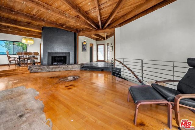 8630 Skyline Drive, Los Angeles, CA 90046