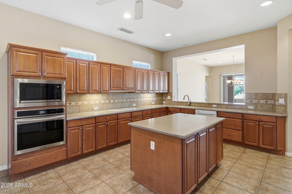 17182 W Gable End Lane, Surprise, AZ 85387 — photo 2