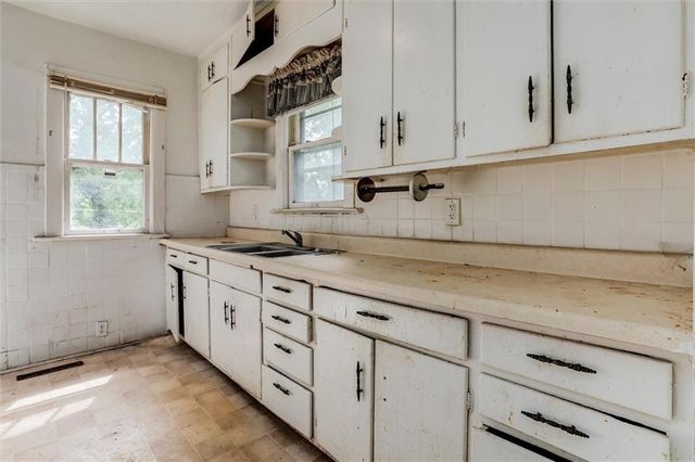 7907 Chestnut Avenue, Kansas City, MO 64132