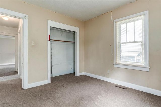 7907 Chestnut Avenue, Kansas City, MO 64132