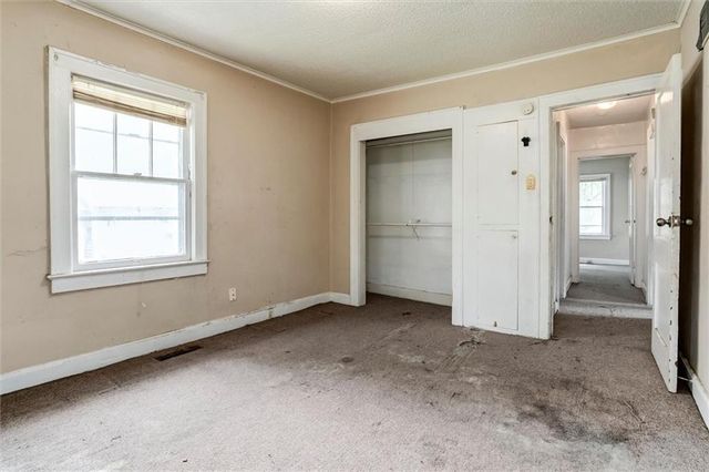 7907 Chestnut Avenue, Kansas City, MO 64132