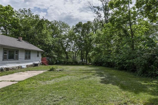 7907 Chestnut Avenue, Kansas City, MO 64132
