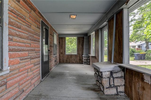 7907 Chestnut Avenue, Kansas City, MO 64132