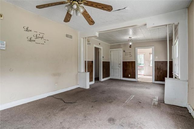 7907 Chestnut Avenue, Kansas City, MO 64132