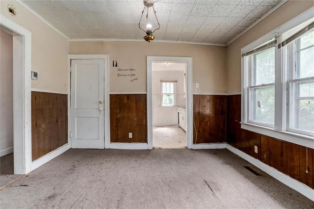 7907 Chestnut Avenue, Kansas City, MO 64132