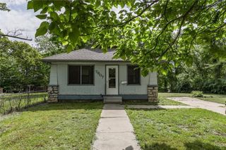 7907 Chestnut Avenue, Kansas City, MO 64132