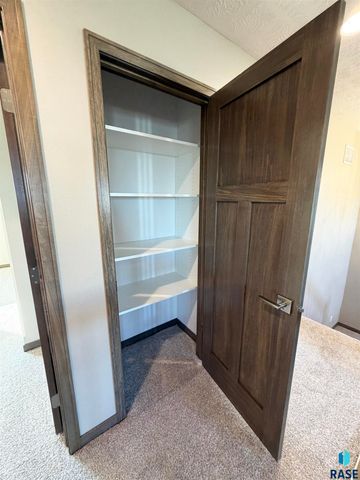 5219 E 67th St Street, Sioux Falls, SD 57108