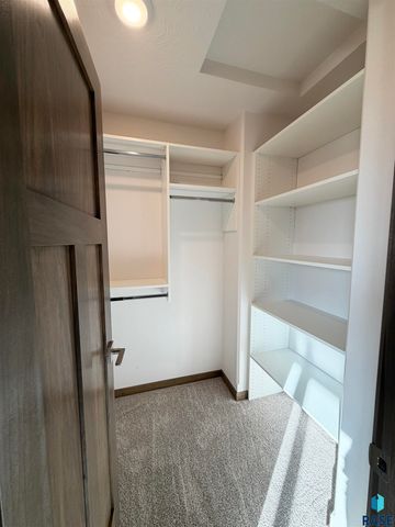 5219 E 67th St Street, Sioux Falls, SD 57108