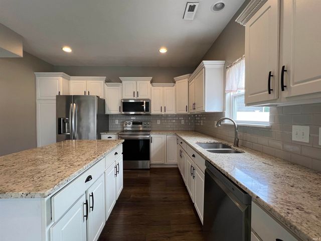 3158 CROOKED STICK Drive, Kokomo, IN 46902