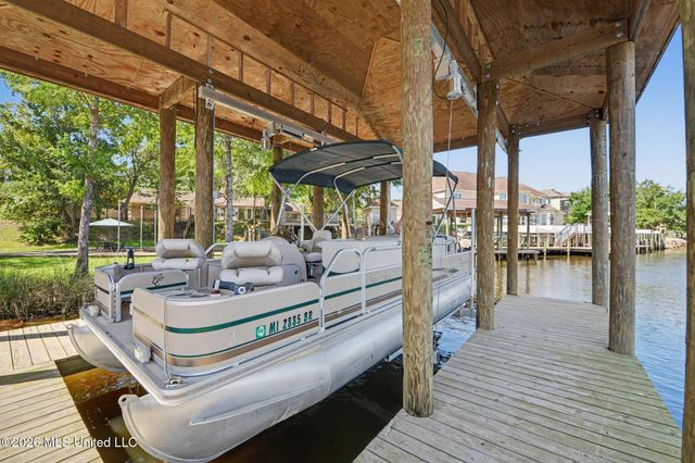 8324 Maunalani Place, Diamondhead, MS 39525