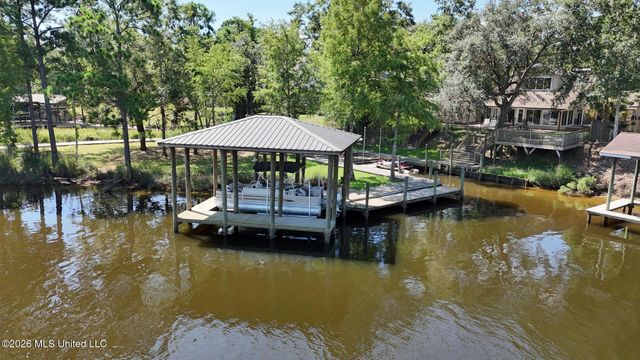 8324 Maunalani Place, Diamondhead, MS 39525