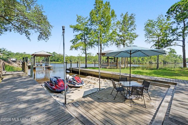 8324 Maunalani Place, Diamondhead, MS 39525
