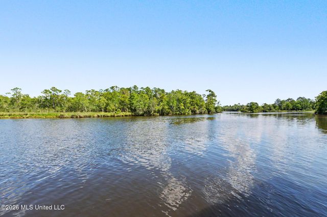 8324 Maunalani Place, Diamondhead, MS 39525