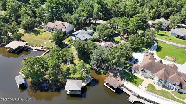 8324 Maunalani Place, Diamondhead, MS 39525