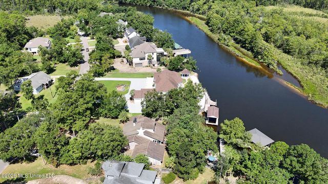 8324 Maunalani Place, Diamondhead, MS 39525