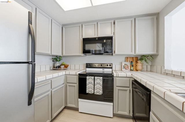 3657 West Ct, Richmond, CA 94806