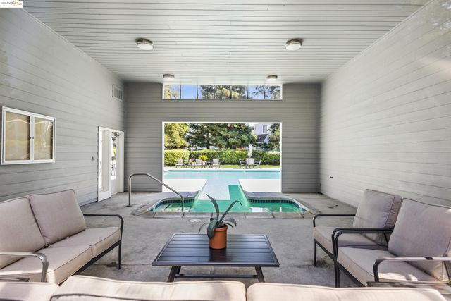 3657 West Ct, Richmond, CA 94806