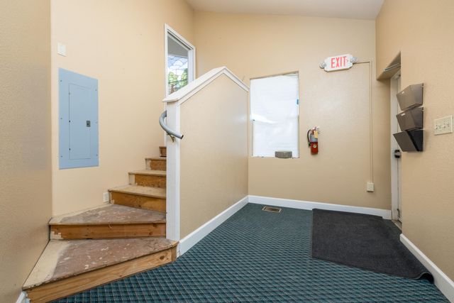 2127 S Giddings Street, Visalia, CA 93277