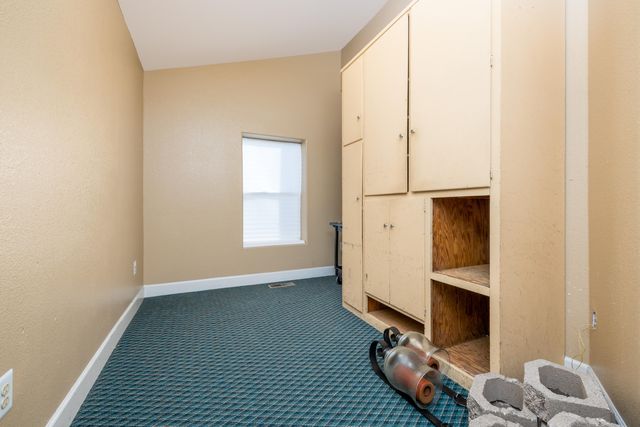 2127 S Giddings Street, Visalia, CA 93277