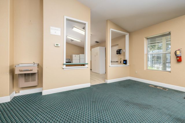 2127 S Giddings Street, Visalia, CA 93277