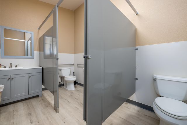 2127 S Giddings Street, Visalia, CA 93277