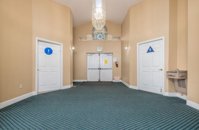 2127 S Giddings Street, Visalia, CA 93277