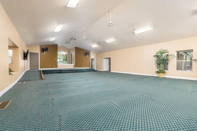 2127 S Giddings Street, Visalia, CA 93277