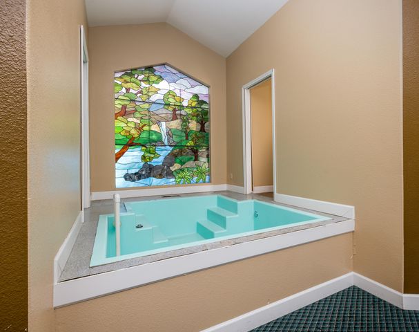 2127 S Giddings Street, Visalia, CA 93277