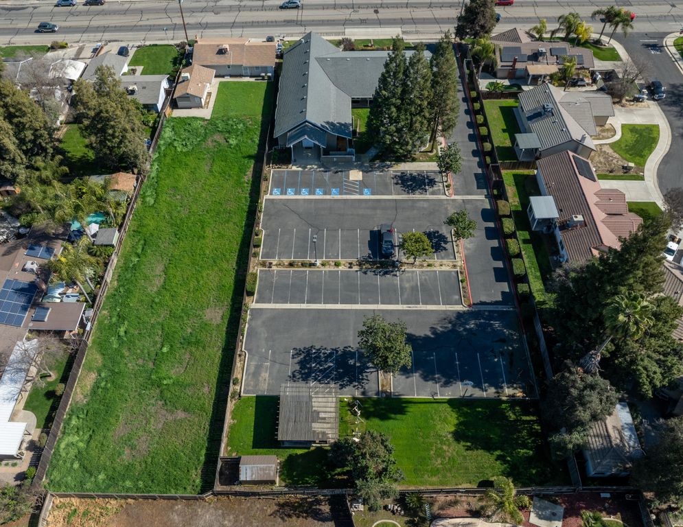 2127 S Giddings Street, Visalia, CA 93277