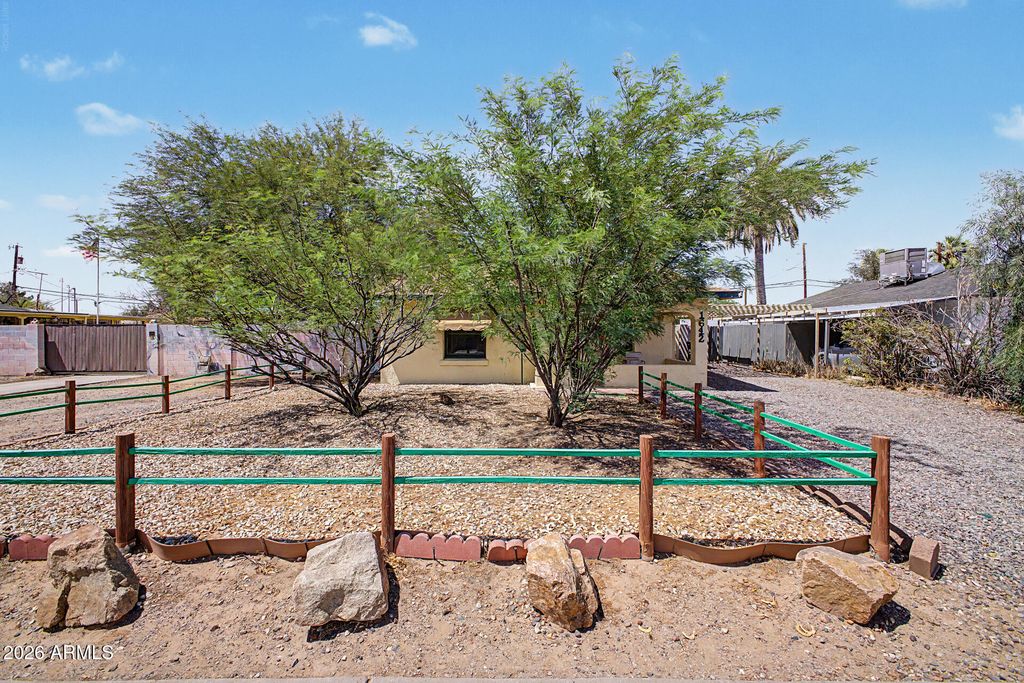 1642 E GLENROSA Avenue, Phoenix, AZ 85016 — photo 2