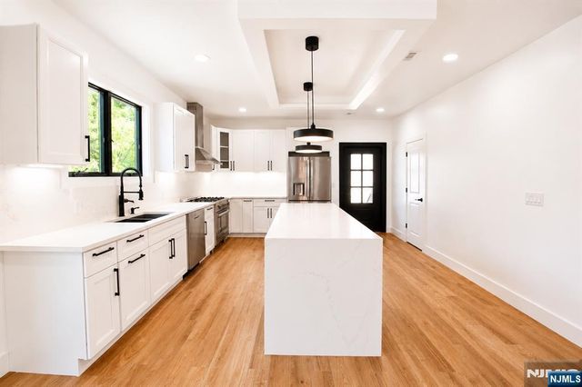 6 Henoch Avenue, Clifton, NJ 07013