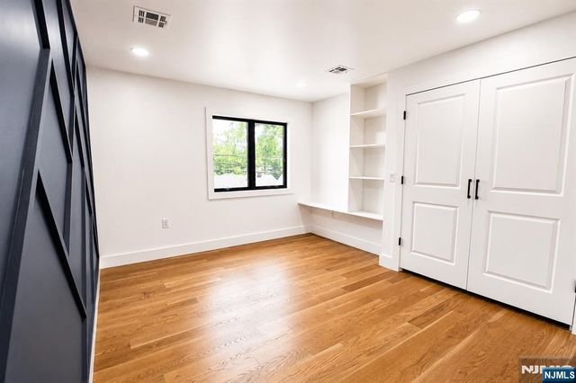 6 Henoch Avenue, Clifton, NJ 07013