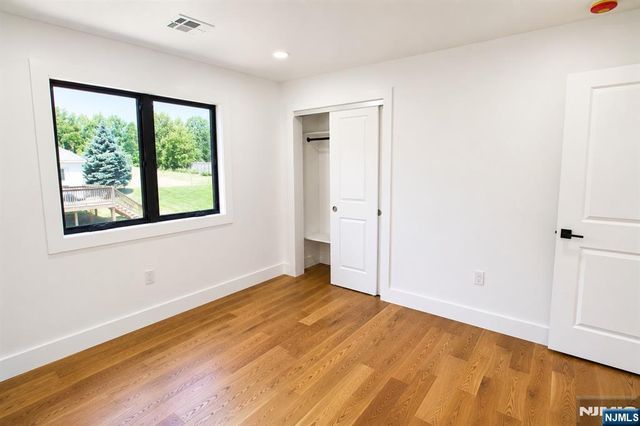 6 Henoch Avenue, Clifton, NJ 07013