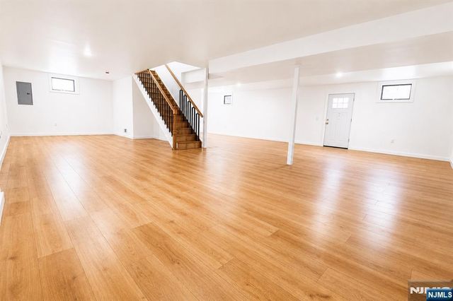6 Henoch Avenue, Clifton, NJ 07013