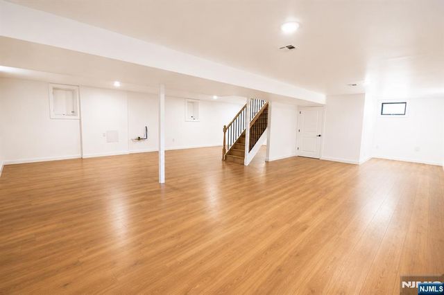 6 Henoch Avenue, Clifton, NJ 07013