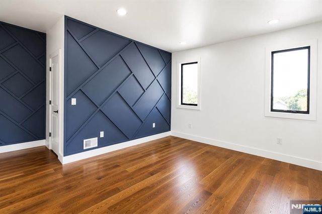6 Henoch Avenue, Clifton, NJ 07013