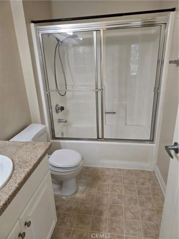 5520 Owensmouth, Woodland Hills, CA 91367