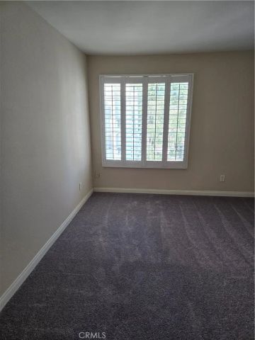 5520 Owensmouth, Woodland Hills, CA 91367
