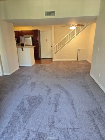5520 Owensmouth, Woodland Hills, CA 91367