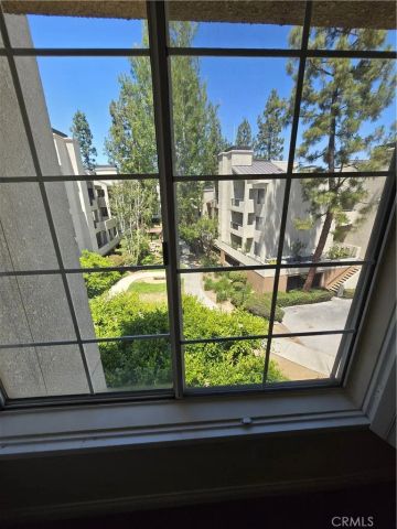 5520 Owensmouth, Woodland Hills, CA 91367
