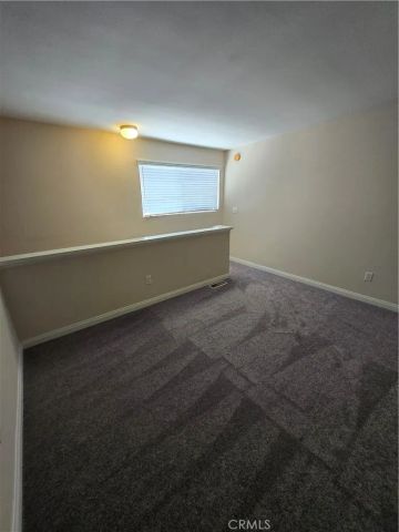 5520 Owensmouth, Woodland Hills, CA 91367