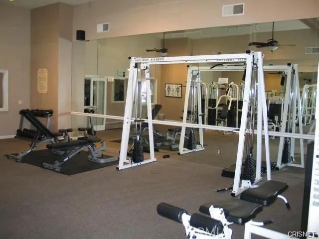 5520 Owensmouth, Woodland Hills, CA 91367