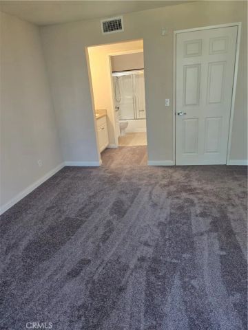 5520 Owensmouth, Woodland Hills, CA 91367