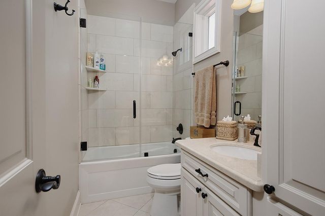 2 Lace Point, The Woodlands, TX 77382