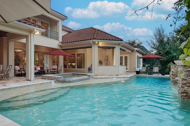 2 Lace Point, The Woodlands, TX 77382