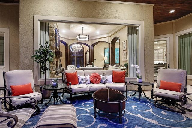 2 Lace Point, The Woodlands, TX 77382