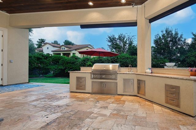 2 Lace Point, The Woodlands, TX 77382